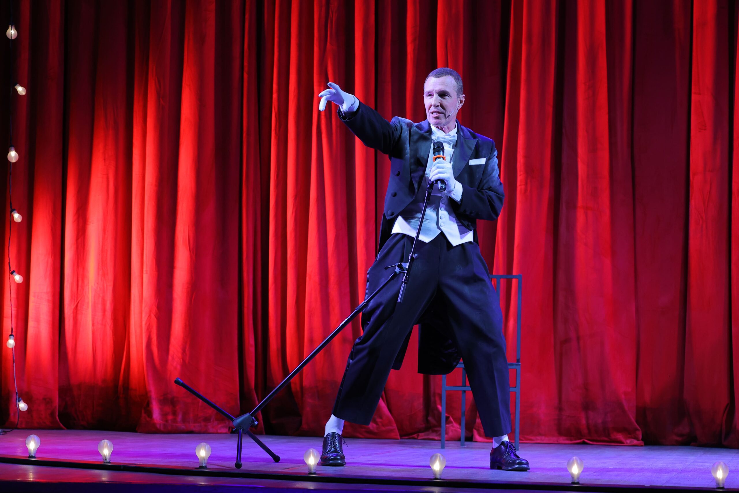 Спектакль-кабаре «ТОРГОВЦЫ РЕЗИНОЙ» — изображение 8